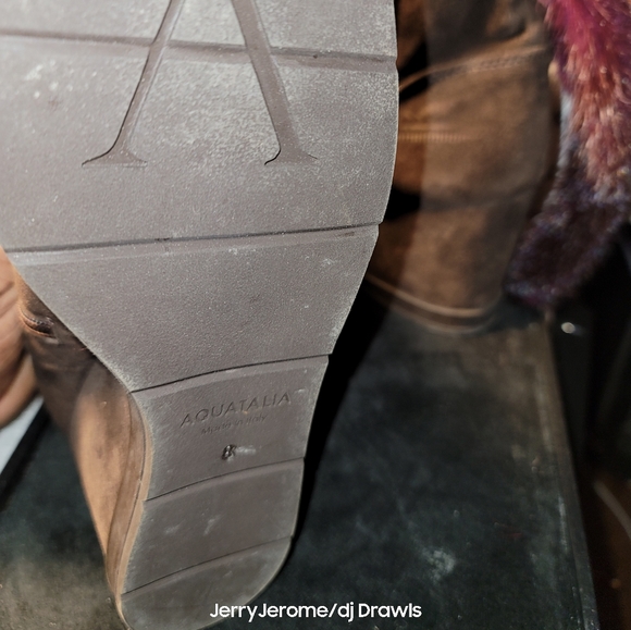 Women's Boots w/ Mink Strips - Picture 3 of 7